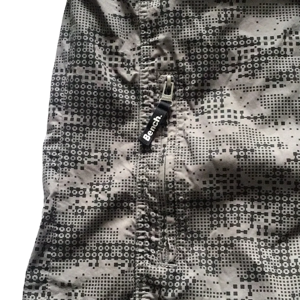 Bench Lightweight Jacket, size M - Picture 6 of 13